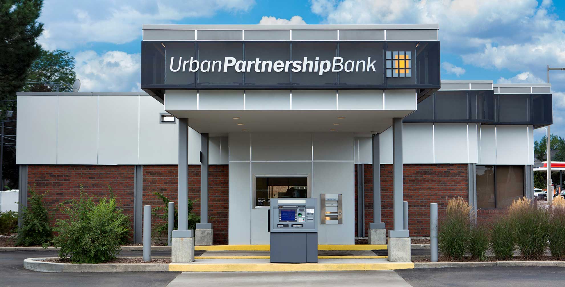 urban-partnership-bank_sign_bellwood_b.jpg Art Direction by: Bart Crosby, Crosby Associates